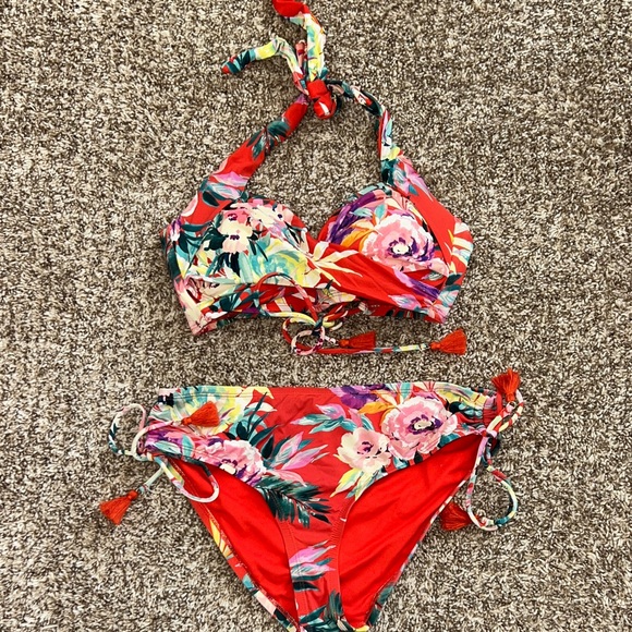 Gibson Latimer Other - Gibson Latimer Red Floral Bikini